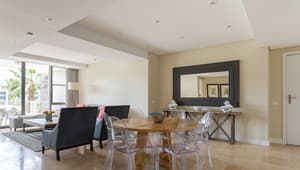 thumbnail: In-room dining