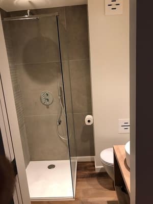 thumbnail: Bathroom amenities