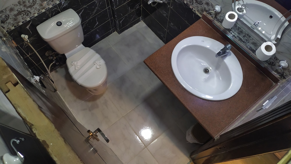 Bathroom amenities