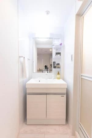 thumbnail: In-room dining