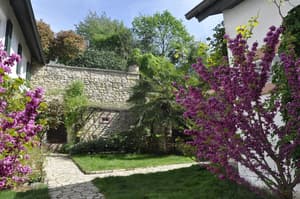 thumbnail: Courtyard
