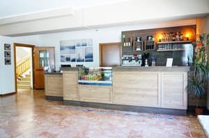 thumbnail: Bar (on property)
