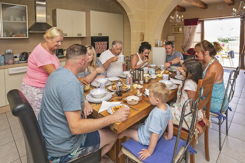 Breakfast area