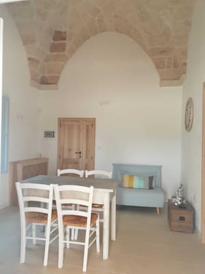 thumbnail: In-room dining