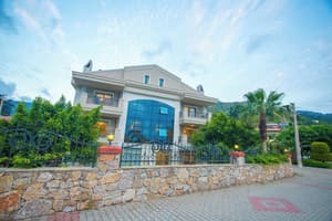 thumbnail: Exterior
