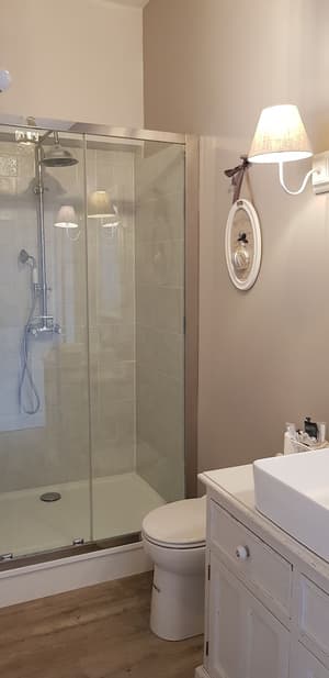 thumbnail: Bathroom shower