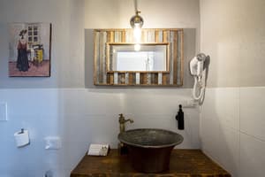 thumbnail: Bathroom sink