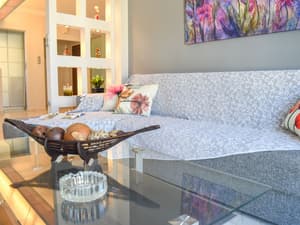 thumbnail: Interior detail