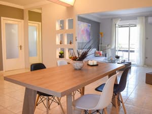 thumbnail: Dining room