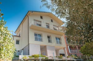 thumbnail: Front of property