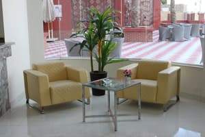 thumbnail: Lobby sitting area