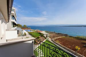thumbnail: Balcony view