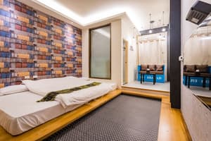 thumbnail: Room