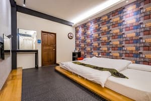 thumbnail: Room