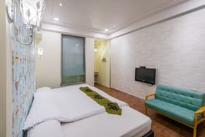 thumbnail: Room
