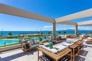 thumbnail: Outdoor dining