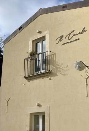 thumbnail: Front of property