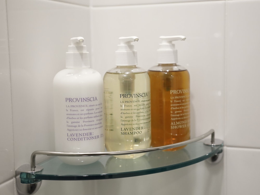 Bathroom amenities