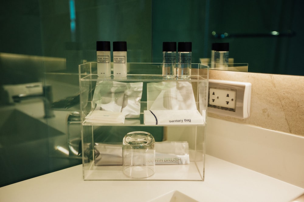 Bathroom amenities