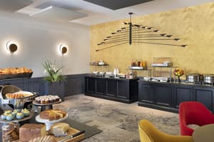 thumbnail: Bar (on property)