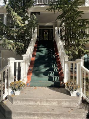 thumbnail: Front of property