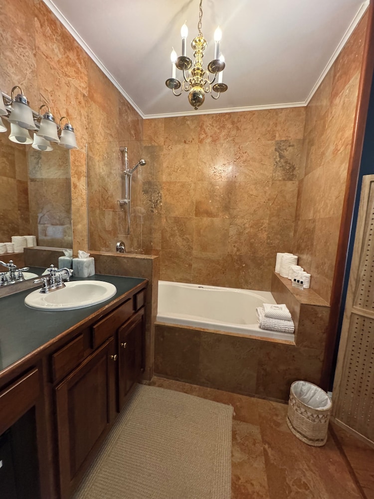 Jetted tub