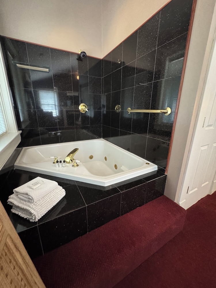 Jetted tub