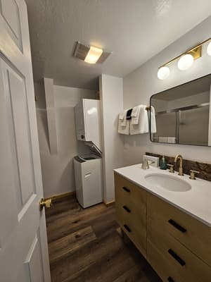 thumbnail: Bathroom amenities