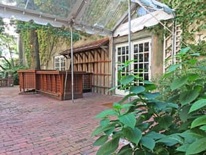 thumbnail: Courtyard view
