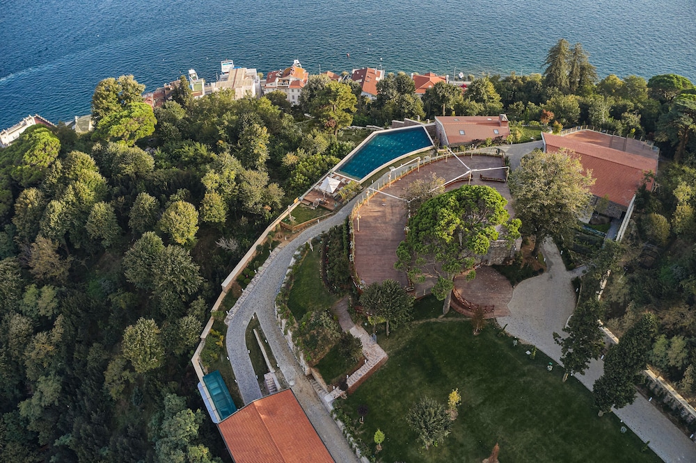 Outdoor banquet area