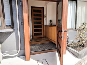 thumbnail: Front of property