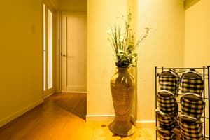 thumbnail: Hallway