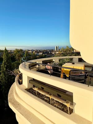 thumbnail: Bar (on property)