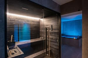 thumbnail: Swimming pool-spa