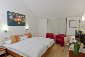 thumbnail: Comfort Room Inner Court