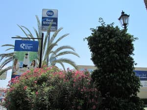thumbnail: Front of property