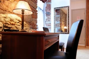 thumbnail: In-room business center