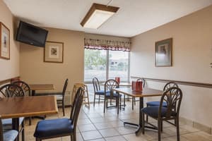 thumbnail: Breakfast area