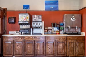 thumbnail: Breakfast area