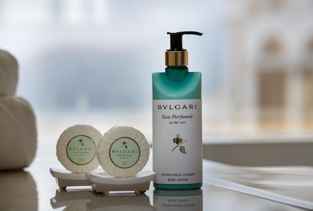 Bathroom amenities