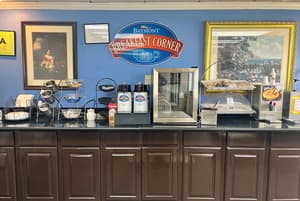 thumbnail: Breakfast area