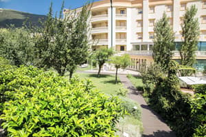 thumbnail: Exterior