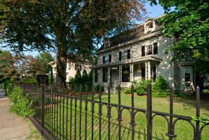 thumbnail: Front of property