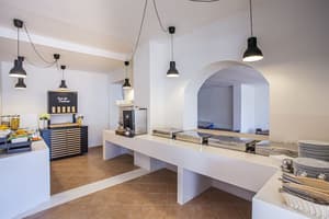 thumbnail: Restaurant