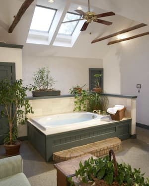 thumbnail: Jetted tub