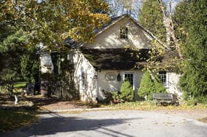 thumbnail: Front of property