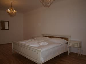 thumbnail: Interior detail