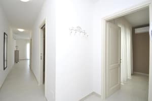 thumbnail: 99659730.jpg