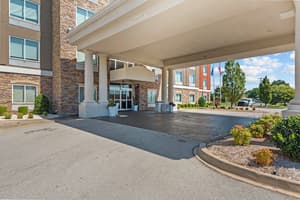 thumbnail: Exterior