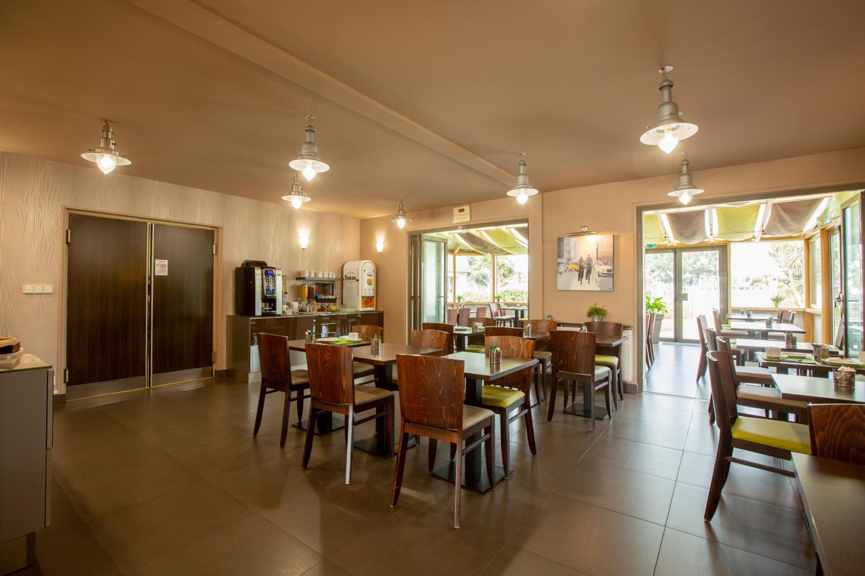 Restaurant-cafeteria
